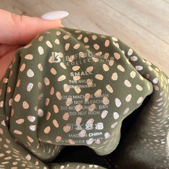 Buffbunny collection Olive and gold bossy print Rosa leggings - Picture 7 of 7